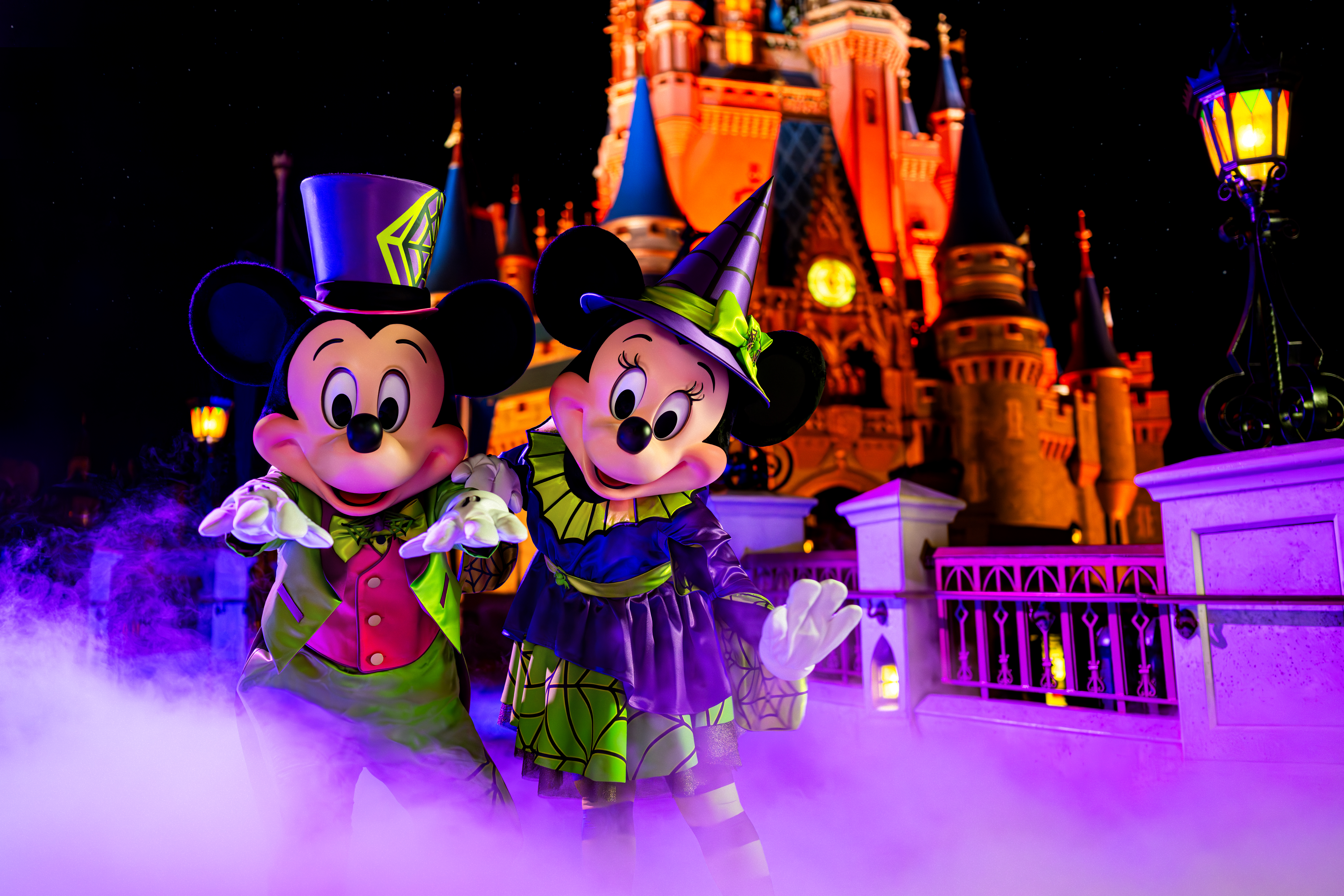 FY25_WDW_MK_MNSSHP_Mickey and Minnie 1.jpg